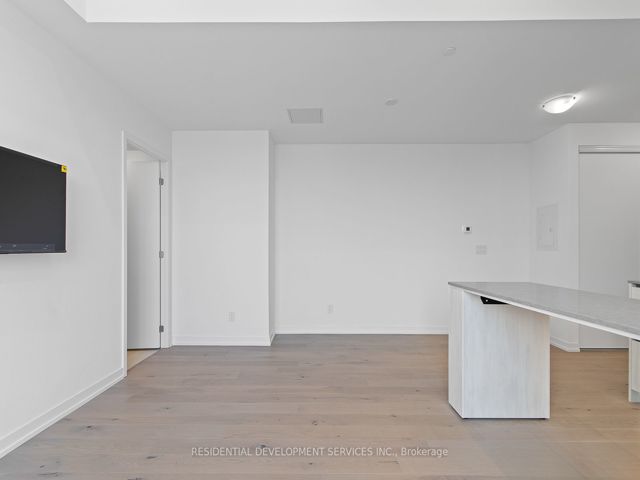 1217 - 3100 Keele St