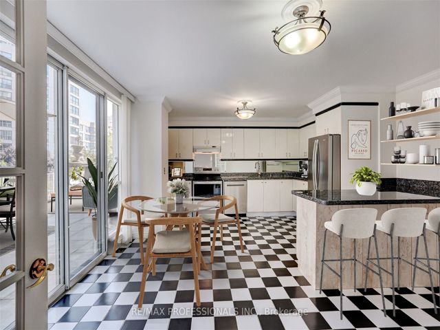 205 - 2287 Lake Shore Blvd W
