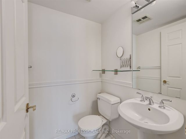 205 - 2287 Lake Shore Blvd W