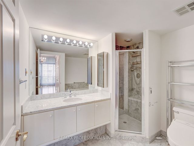 205 - 2287 Lake Shore Blvd W