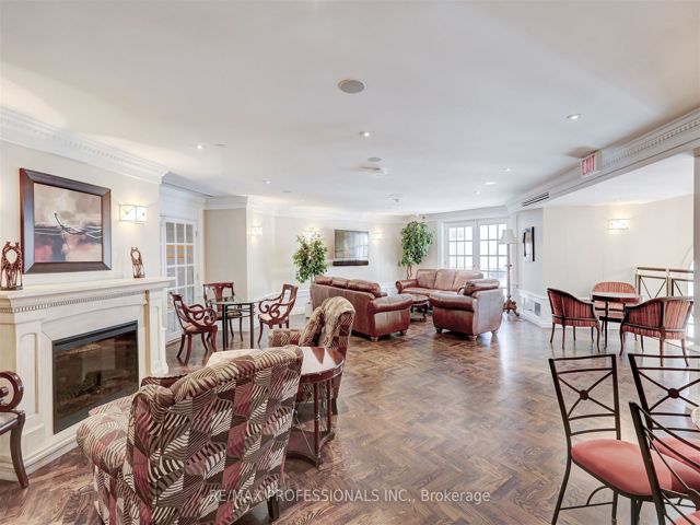 205 - 2287 Lake Shore Blvd W