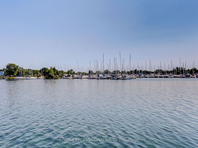 205 - 2287 Lake Shore Blvd W