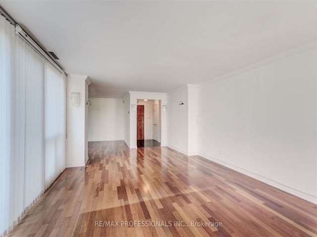 205 - 2287 Lake Shore Blvd W