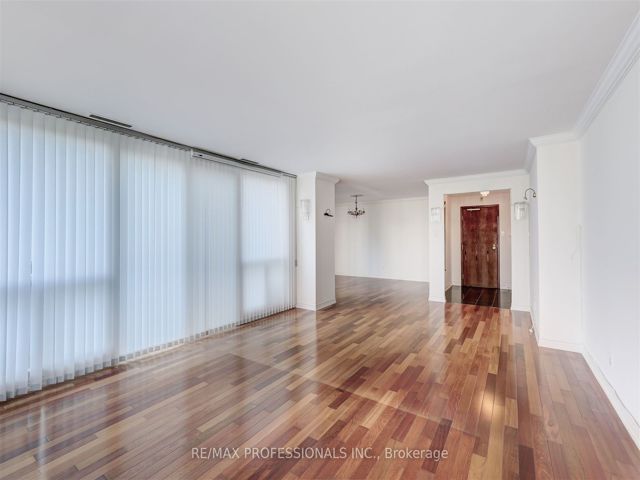205 - 2287 Lake Shore Blvd W