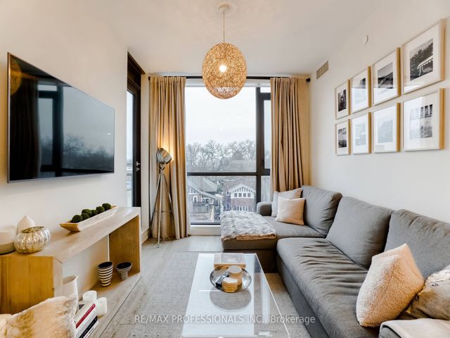 508 - 2118 Bloor St W
