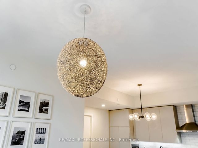 508 - 2118 Bloor St W