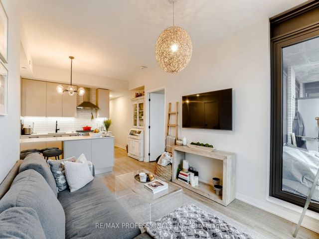508 - 2118 Bloor St W