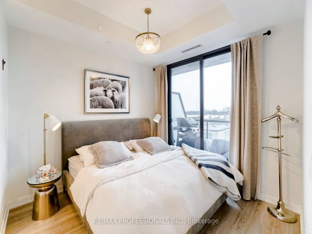 508 - 2118 Bloor St W