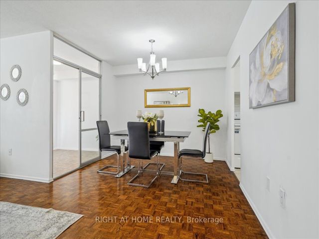 115 - 15 La Rose Ave