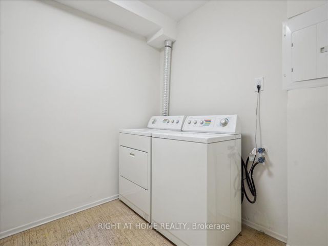 115 - 15 La Rose Ave