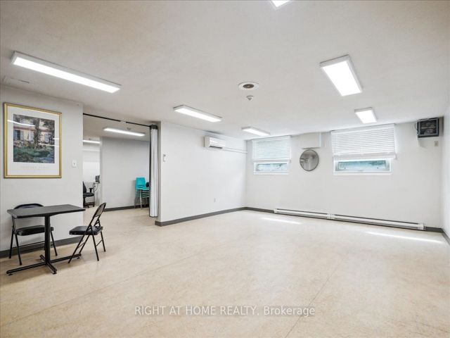 115 - 15 La Rose Ave