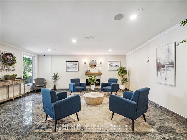 115 - 15 La Rose Ave