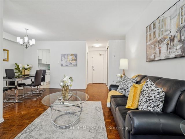 115 - 15 La Rose Ave