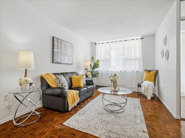 115 - 15 La Rose Ave