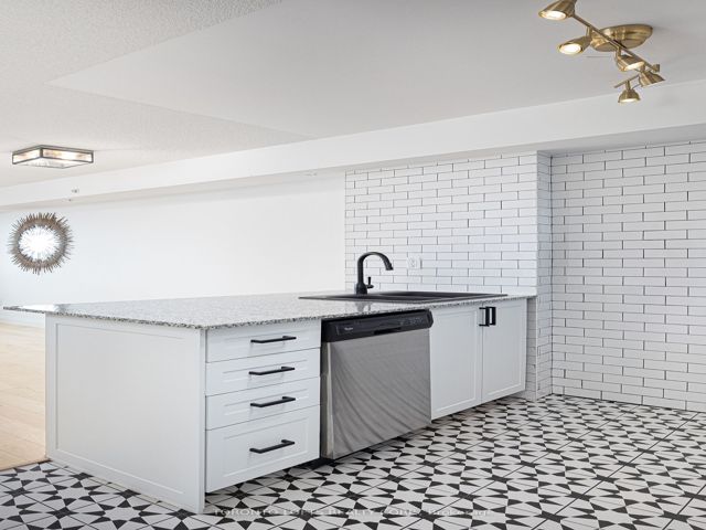 2502 - 1410 Dupont St