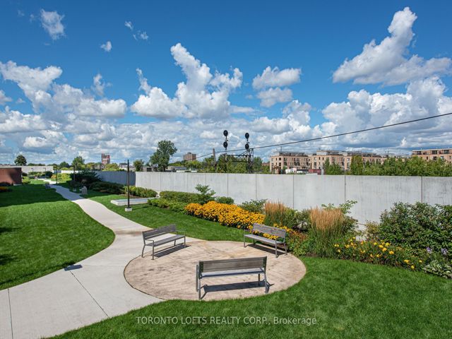 2502 - 1410 Dupont St