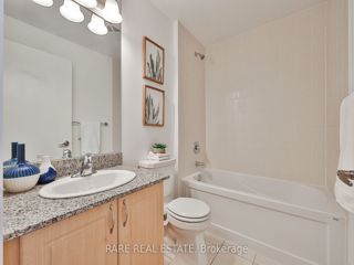 607 - 1638 Bloor St W