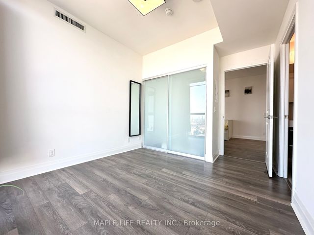 1706 - 17 Zorra St