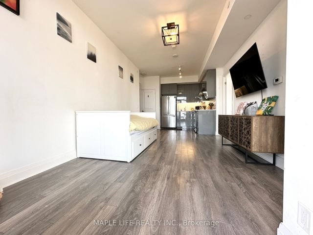 1706 - 17 Zorra St