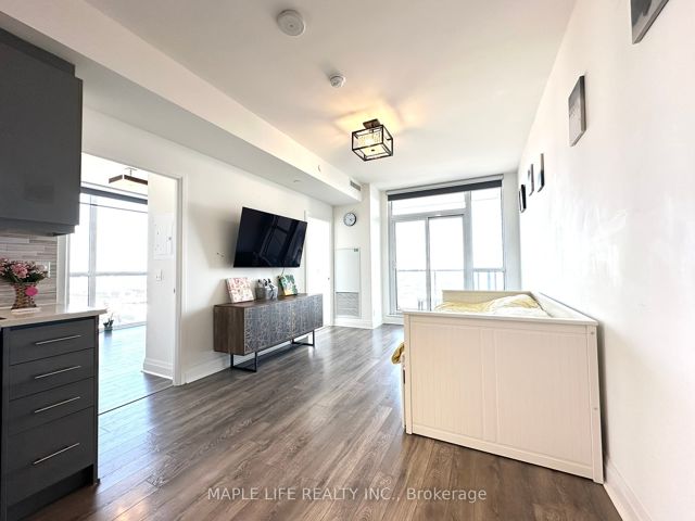1706 - 17 Zorra St
