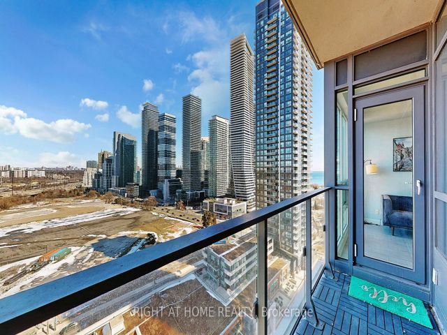 2005 - 2220 Lake Shore Blvd W
