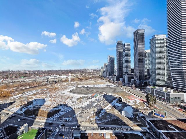 2005 - 2220 Lake Shore Blvd W