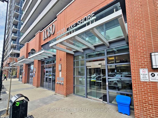 2005 - 2220 Lake Shore Blvd W