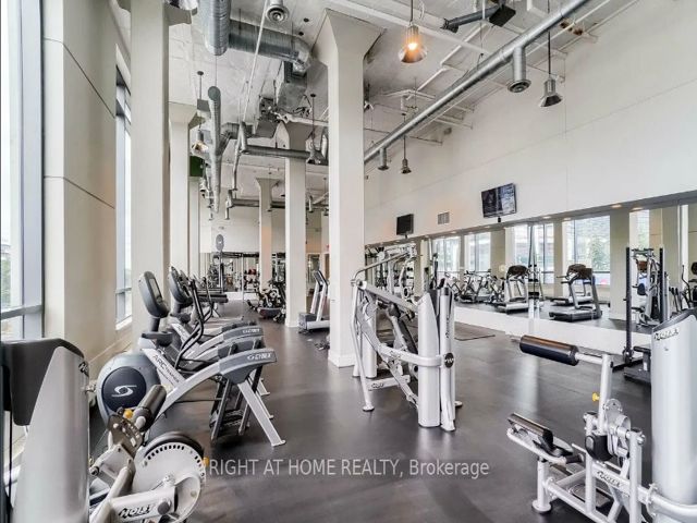 2005 - 2220 Lake Shore Blvd W