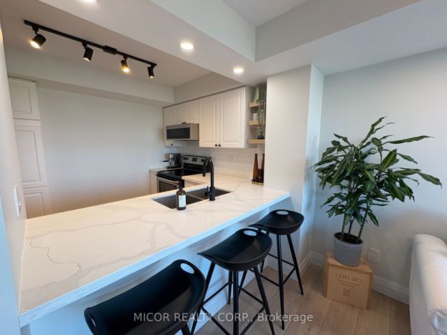 1002 - 190 Manitoba St