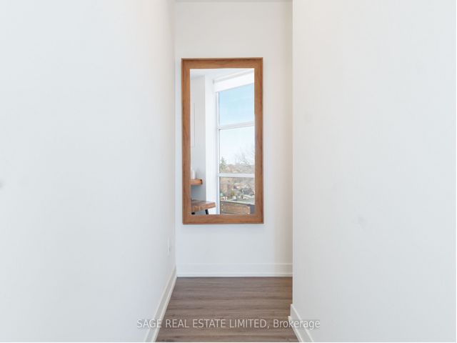 422 - 1787 St Clair Ave W