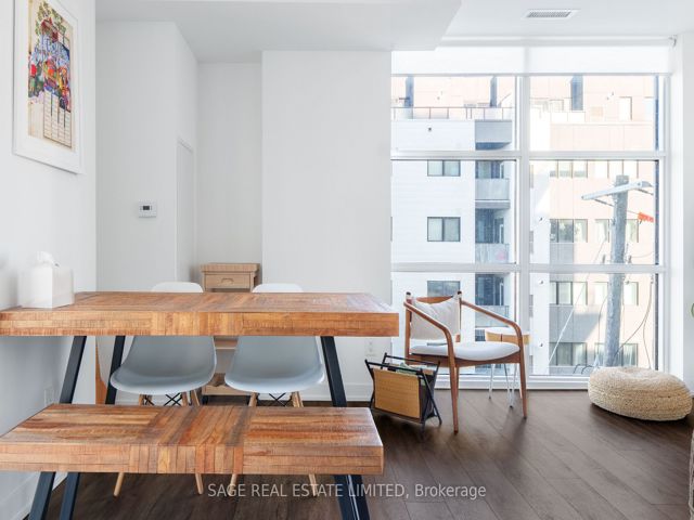 422 - 1787 St Clair Ave W