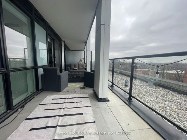 425 - 50 George Butchart Dr