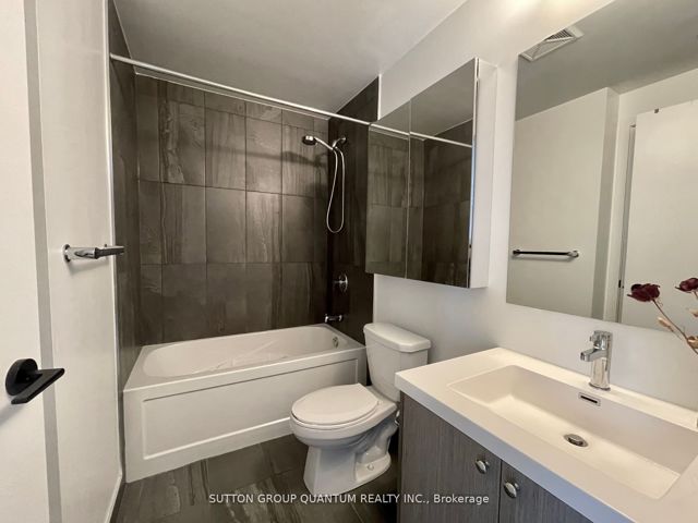 425 - 50 George Butchart Dr