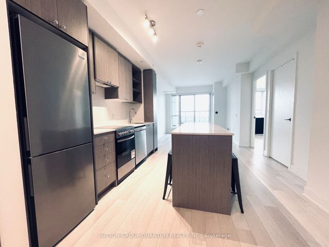425 - 50 George Butchart Dr