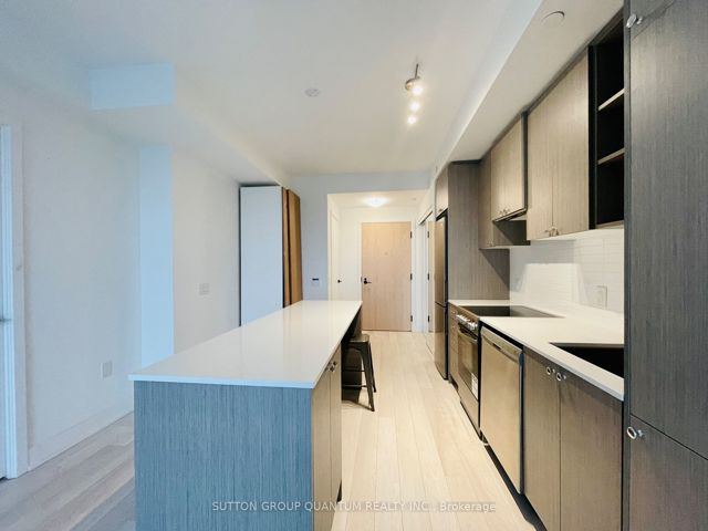 425 - 50 George Butchart Dr