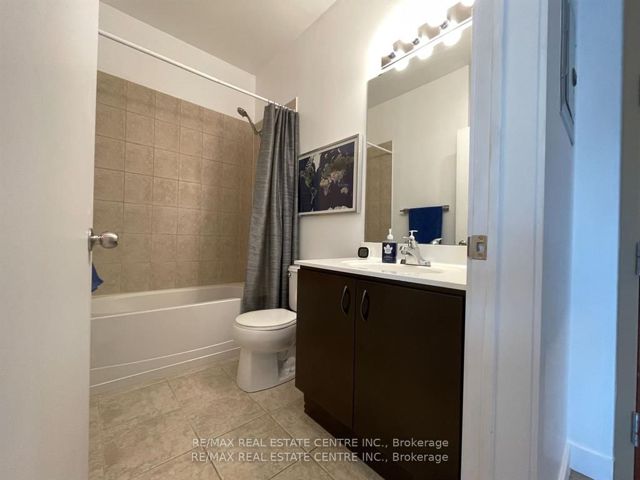 202 - 2 Fieldway Rd