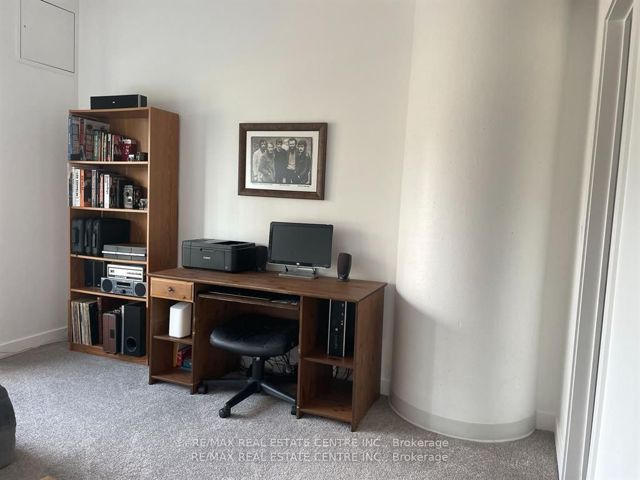 202 - 2 Fieldway Rd