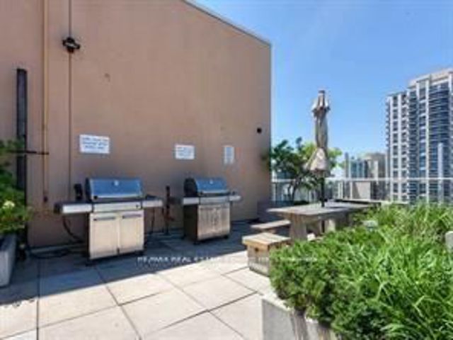 202 - 2 Fieldway Rd