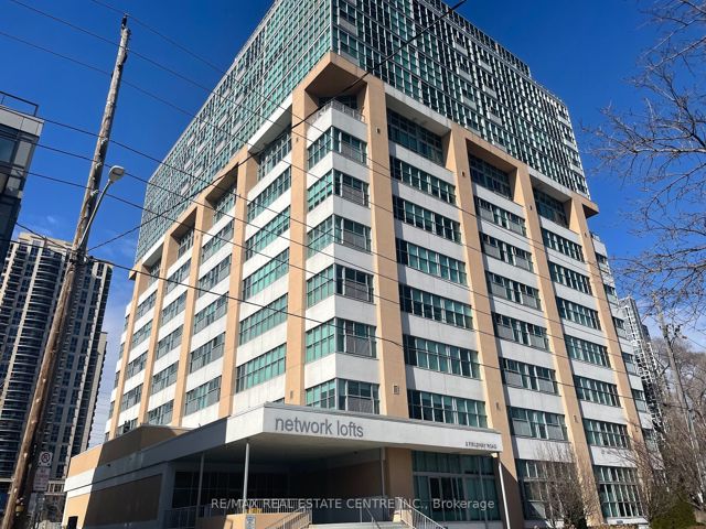 202 - 2 Fieldway Rd