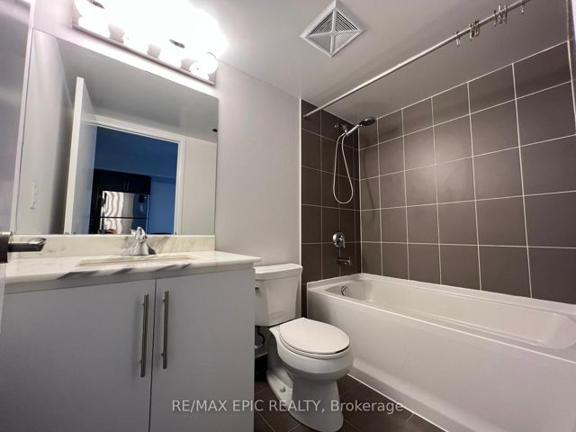1203 - 830 Lawrence Ave W