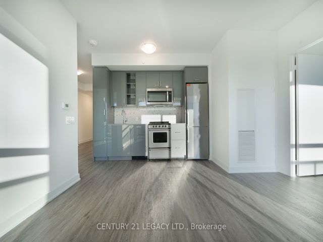 1808 - 251 Manitoba St