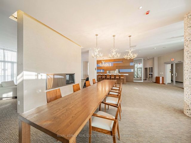1807 - 15 Legion Rd