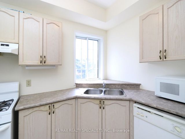 3 - 145 Portland St