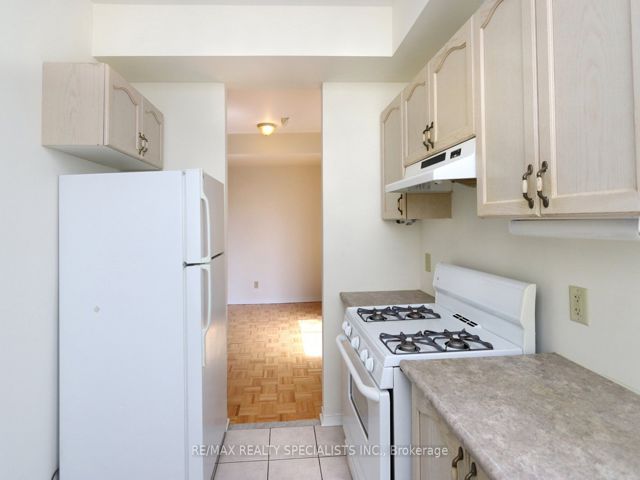 3 - 145 Portland St