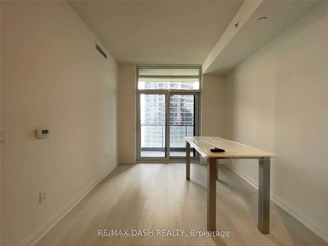 1503 - 30 Gibbs Rd
