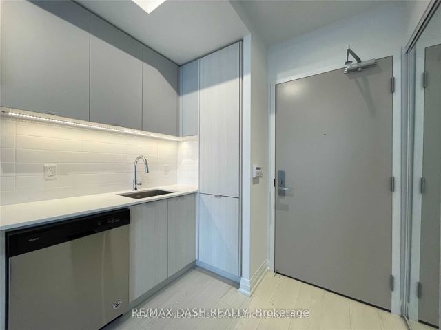 1503 - 30 Gibbs Rd