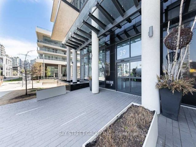 407 - 39 Annie Craig Dr