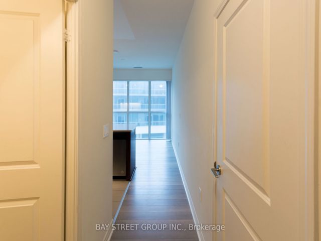 407 - 39 Annie Craig Dr