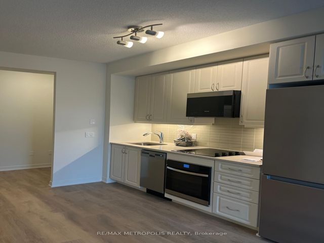 1007 - 38 Annie Craig Dr