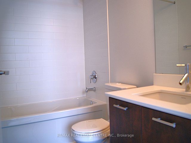 1602 - 2220 Lakeshore Blvd W